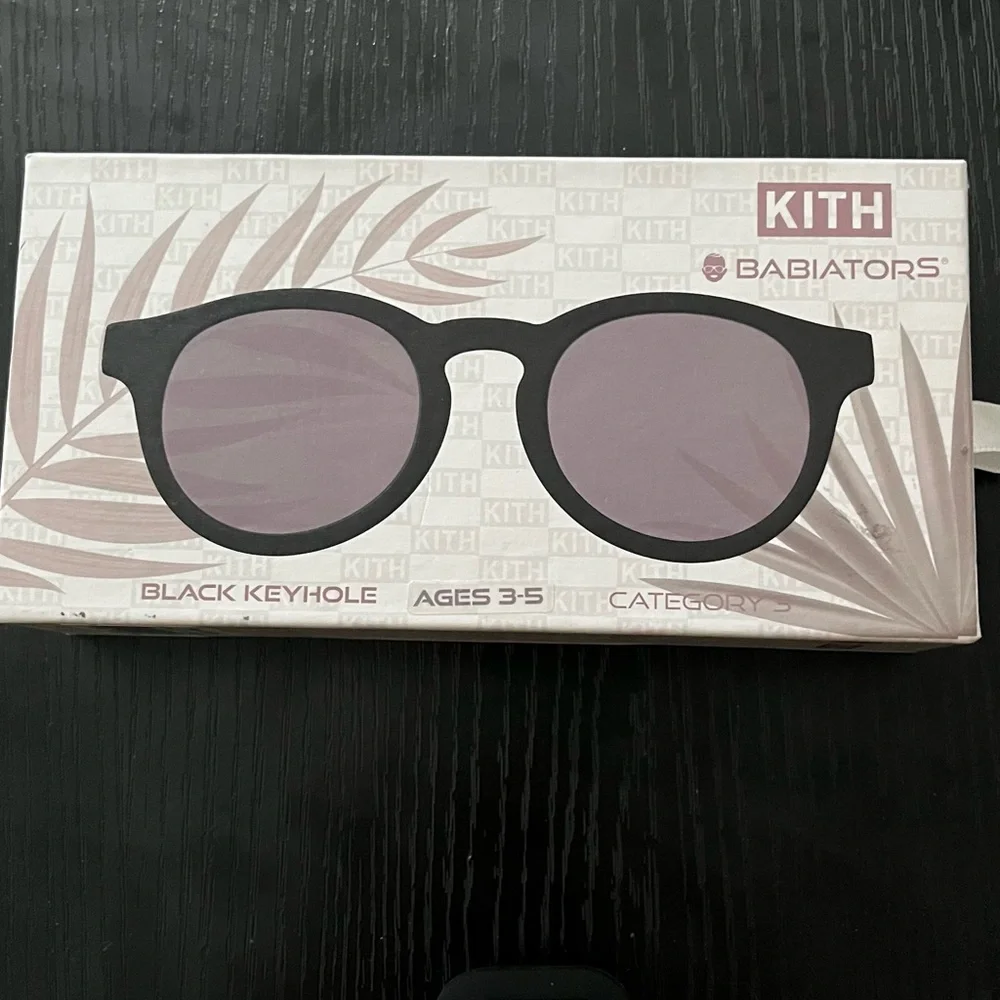 KITH Collaboration | Kids Polarized Sunglasses | Ages 3-5 | With Case - Picture 1 of 6